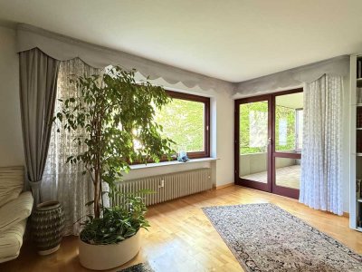 Großzügige Eigentumswohnung mit zwei Balkonen und Garage in Baden-Baden