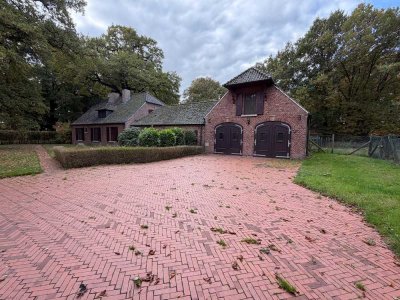 Gepflegtes 6-Zimmer Haus mit großem Grundstück und eignem Wald in Straelen