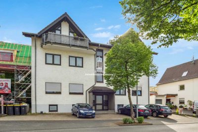 Charmante 3-Zimmer-Dachgeschosswohnung mit zwei Balkonen und Blick auf das Siebengebirge