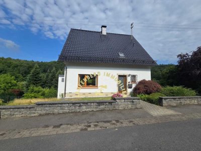 Zeitloser Charme trifft Naturidylle – Einfamilienhaus mit Waldstück in Eitorf-Keuenhof