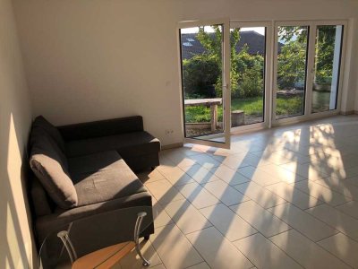 Helle Wohnung mit 2,5 Zimmern und Terrasse, EBK, Garten, Fussbodenheizung in Dettenhausen