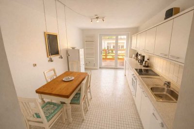 Große und Helle 2-Zimmer Wohnung mit Balkon und Einbauküche in Kiel-Brunswik (Arkaden)
