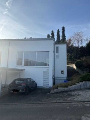 Moderne Doppelhaushälfte in ruhiger Lage am Schönberg