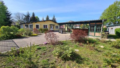 Charmantes Haus im Bungalow-Stil mit großem Grundstück sucht neue Besitzer