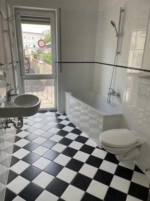 Frisch sanierte 3ZKB- Wohnung -mit Terrasse  Eltville/Erbach