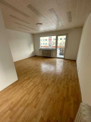 Exklusive, gepflegte WG-Zimmer mit Balkon und Einbauküche in Mainz-Kastel