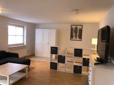 Sehr schöne möblierte 1-Zimmer-EG-Wohnung mit Einbauküche in Schwerin