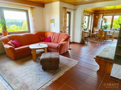3 Zimmer-Wohnung mit großem Balkon, Garage & Stellplatz in ruhiger Lage