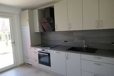 Modernisierte 4Z-EG-Wohnung für Gartenliebhaber, neuer Einbauküche, Terrasse und Garage in Lingen