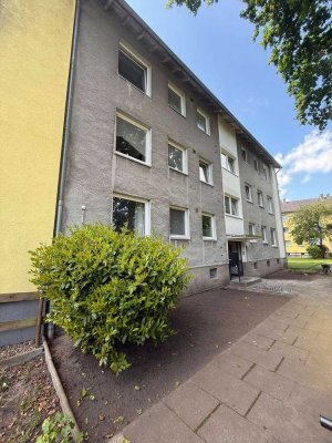 Komfortables Wohnen mit Loggia – frisch sanierte 3-Zimmer-Wohnung