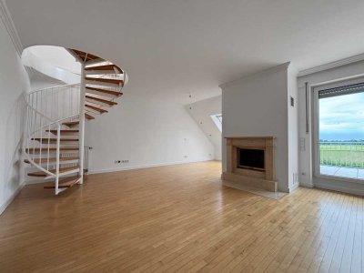 Sonnige 4 Zi- Dachgeschoss-Maisonette mit Weitblick und Kamin