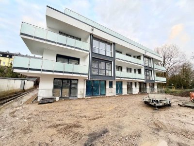 Barrierefreie 2 - Zimmer Neubau - Wohnung mit Balkon und Tiefgaragen Stellplatz