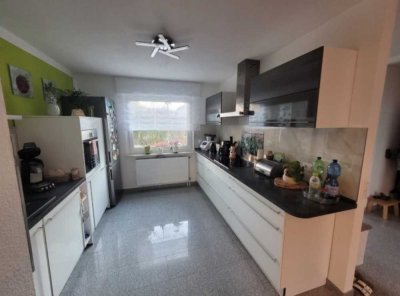 Mädels-WG-Zimmer in Reihenhaus mit Terrasse und schönem Garten zur Mitbenutzung