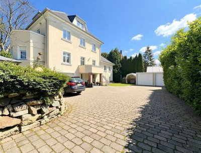 Exklusiv in Schleußig nahe Clara-Zetkin Park: Gründerzeit Villa mit Anbau für ELW oder Praxis/Büro