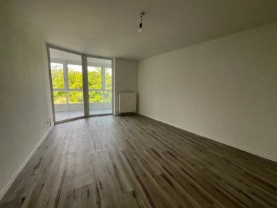 JETZT ZUSCHLAGEN! 3 Zimmer Wohnung mit Wintergarten