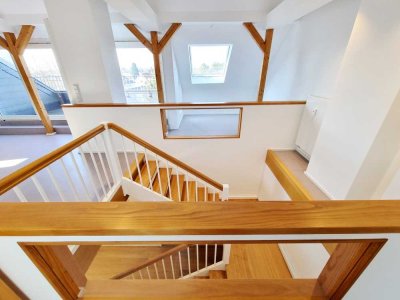 SCHICKE 5-ZIMMER-MAISONETTE MIT VIEL PLATZ! 2 BALKONE - EINBAUKÜCHE - FERNBLICK (Am Dornbusch)