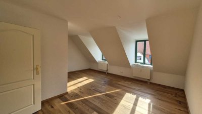 Erstbezug nach Sanierung – Designbad & Echtholzparkett im Dachgeschoss von Schleußig