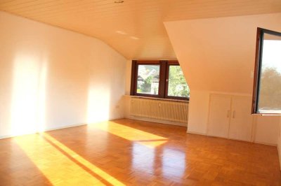 Schöne 4-Zimmer-Dachgeschosswohnung mit Balkon in Arzbach
