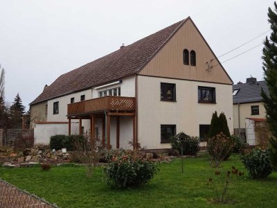 Wohnhaus
mit Neben- und Abstellräumen 
und Scheunengebäude