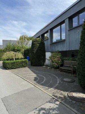 Wunderschönes, großzügiges Einfamilienhaus mit Blick ins Grüne in bester Lage