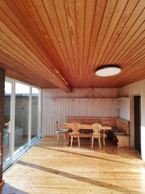 Ruhige 4-Zimmer-EG-Wohnung  + EB-Küche + Garage in Pirk