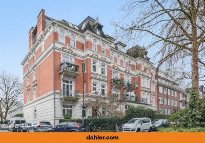 Loftartige Dachgeschosswohnung in Premiumlage – mit Blick auf die Alster