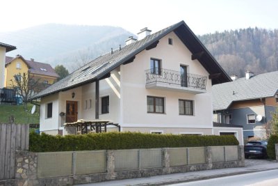 Schönes, sehr gepflegtes Wohnhaus am Stadtrand