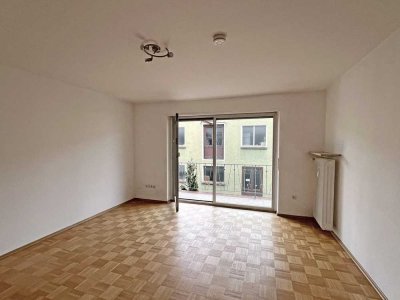 POCHERT IMMOBILIEN - Bezugsfreie 3-Zimmer-Wohnung mit Balkon in Kaiserslautern - Nähe Volkspark