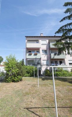 Schöne 2-Zimmer Wohnung mit Balkon, Garage