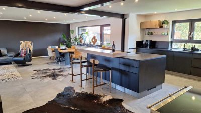 Exklusive Eigentumswohnung mit Burgblick und Garten