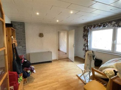 EUPORA® Immobilien: Wohnhaus mit Garten und Hof in Kriegsfeld.