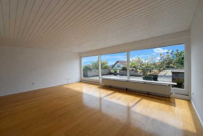 Rarität: Renovierte 2-Zimmer-Terrassenwohnung mit 35 m² Dachterrasse & traumhafter Aussicht