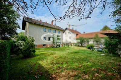 Renovierungsbedürftiges Mehrfamilienhaus in zweiter Bebauungsreihe in Hunderdorf