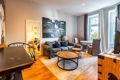 Wohnen, wo Berlin am schönsten ist: 2-Zimmer-Wohnung im stilvollen Gründerzeithaus