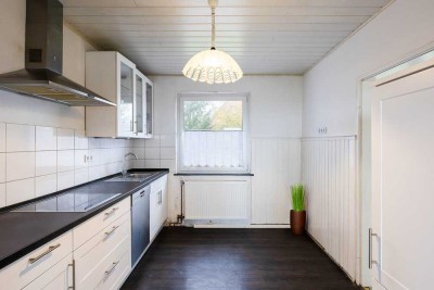 Einfamilienhaus mit 109 m² Wohnfläche, großem Grundstück und modernisierten Fenstern