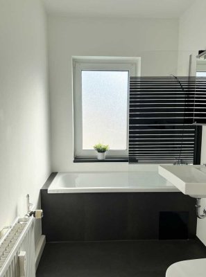 Hell & modern: Eigentumswohnung mit EBK, Stellplatz & Tageslichtbad in Reichenbrand