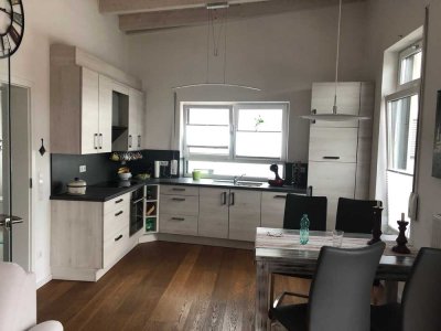 Neuwertige 2,5-Zimmer-Dachgeschosswohnung mit Balkon in Geislingen