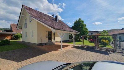 Freistehendes EFH mit traumhaftem Garten