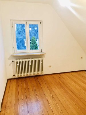 Mieterin gesucht für 2 Zimmer in FRAUEN-WG in bester Lage in Durlach/ Karlsruhe