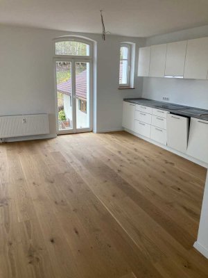 Erstvermietung nach Kernsanierung und Modernisierung, 4-Zimmerwohnung