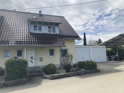 Schöne  3,5-Raum-Doppelhaushälfte  in Mönstetten