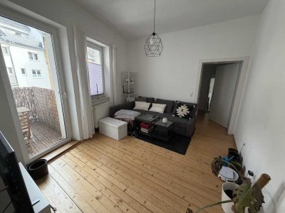 Schöne 2-Zimmer-Wohnung mit Balkon und EBK im Dichterviertel
