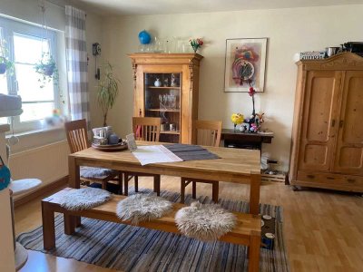 Familienfreundlich und gut angebunden: Geräumige 5-Zimmer-ETW mit Ausblick und EBK in Gleishammer