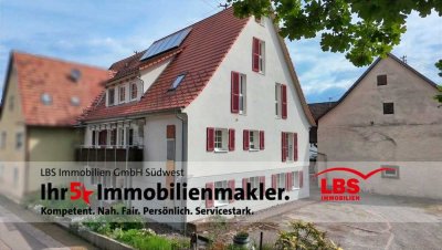 Saniertes Wohnhaus mit Charme, Garage, großer Scheune und viel Platz für die Familie