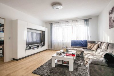 Hanau-Stadt: Schöne, neuwertige 3-Zimmer-Wohnung mit Balkon in gepflegtem Wohn- und Geschäftshaus