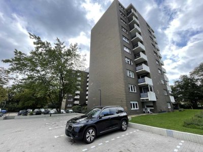 NAHE DEM DELME KLINIKUM! Gepflegte Eigentumswohnung in der 6. Etage mit Tiefgaragenstellplatz.