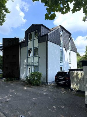 Schönes 4-Parteienhaus in Köln-Rath