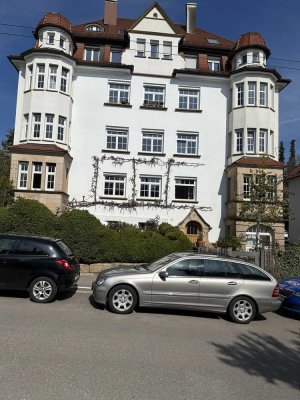 Gut erhaltene renovierte Altbauwohnung in Stuttgart West Halbhöhenlage.