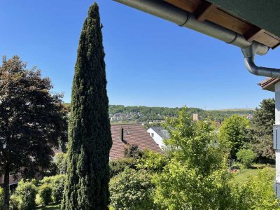 Erstbezug nach Sanierung mit EBK und Terrasse: Außergewöhnliche 4,5-Zimmer-Wohnung in Ochsenfurt