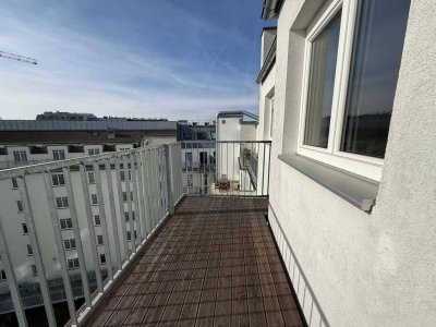 Charmante 3-Zimmer-Dachgeschosswohnung mit Balkon -Urbanes Wohnen nahe Naschmarkt!